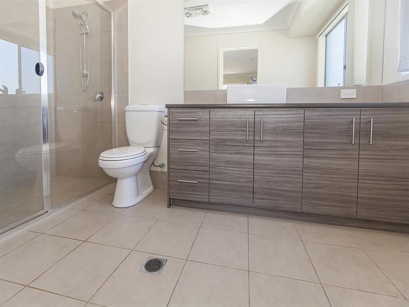 28 Greentrees Terrace, Springfield Lakes QLD 4300