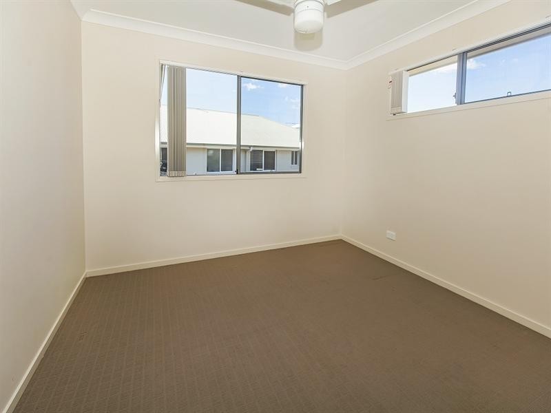 28 Greentrees Terrace, Springfield Lakes QLD 4300