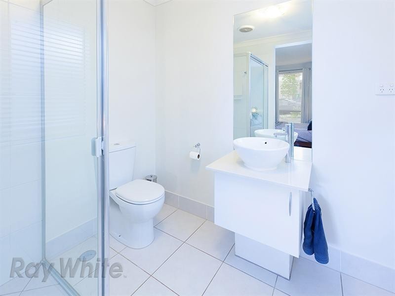 24 Hyde Avenue, Springfield Lakes QLD 4300