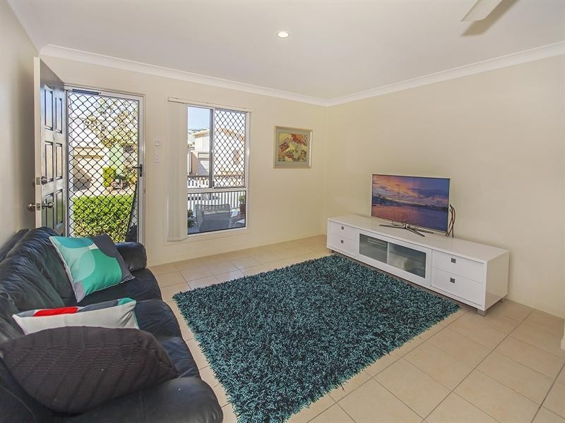 13 Periwinkle Lane, Springfield Lakes QLD 4300