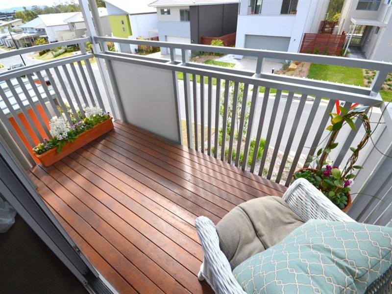 27 Tall Wood Court, Brookwater QLD 4300