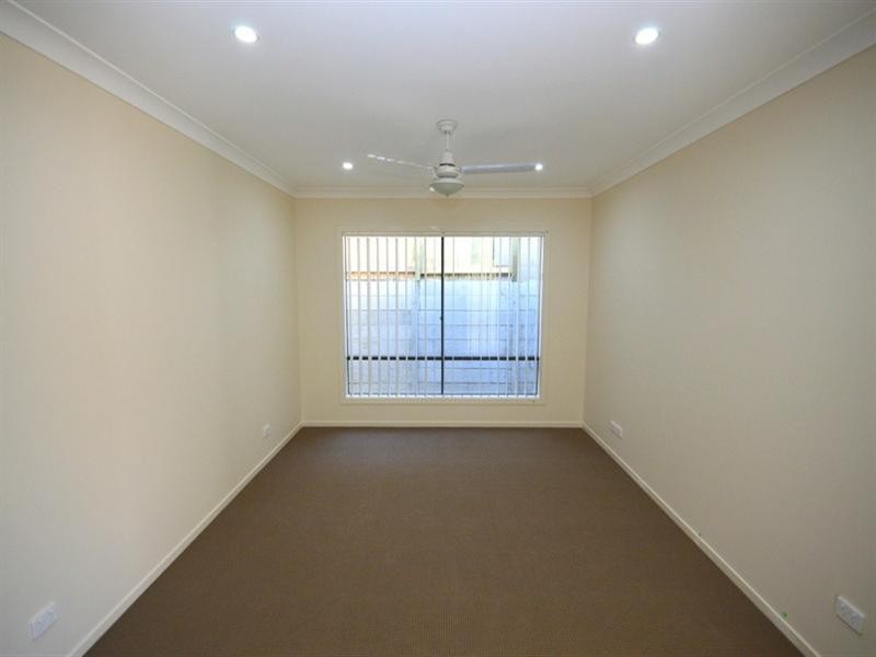 11 Poppy Crescent, Springfield Lakes QLD 4300