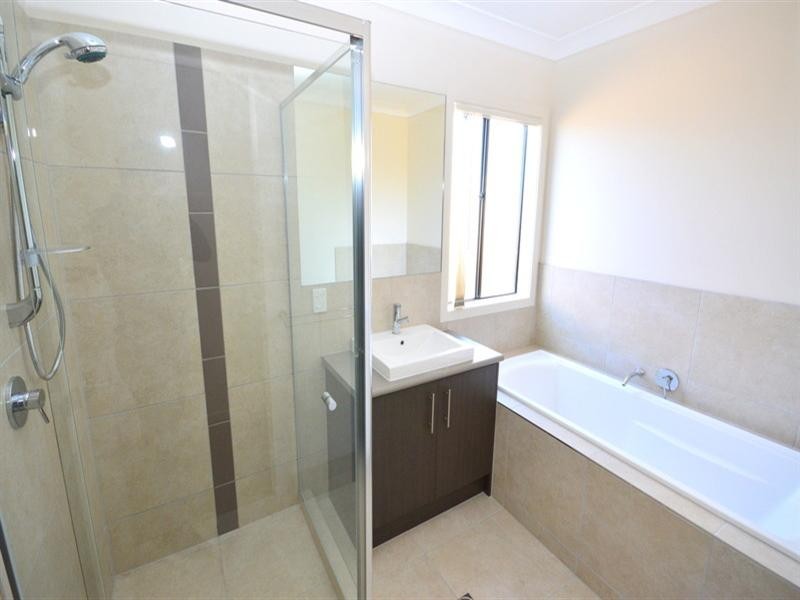 11 Poppy Crescent, Springfield Lakes QLD 4300