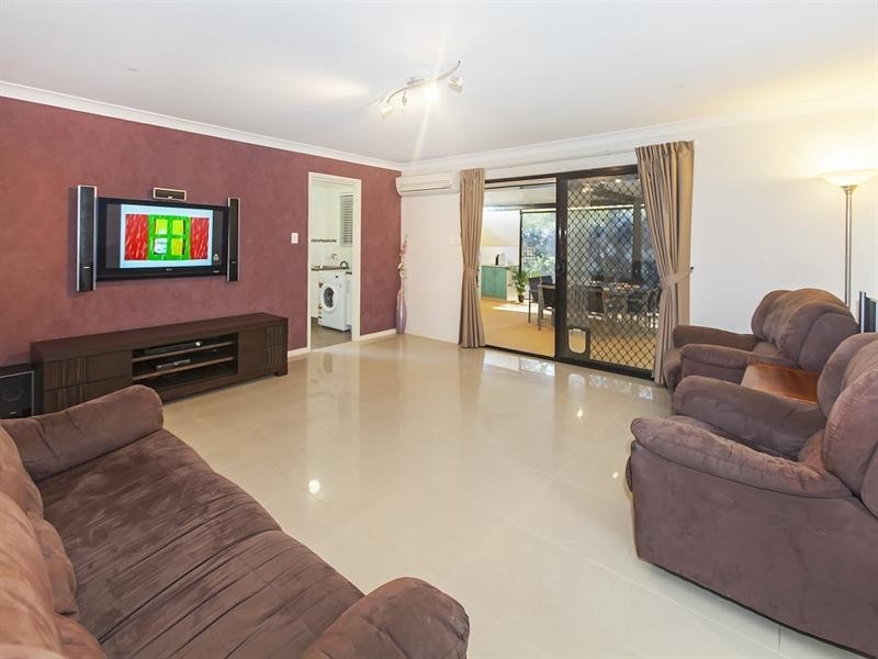 20 Rosa Court, Camira QLD 4300