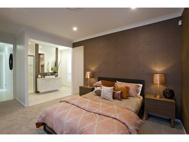 10 Valentine Circuit, Augustine Heights QLD 4300