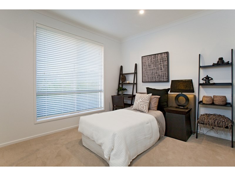 10 Valentine Circuit, Augustine Heights QLD 4300