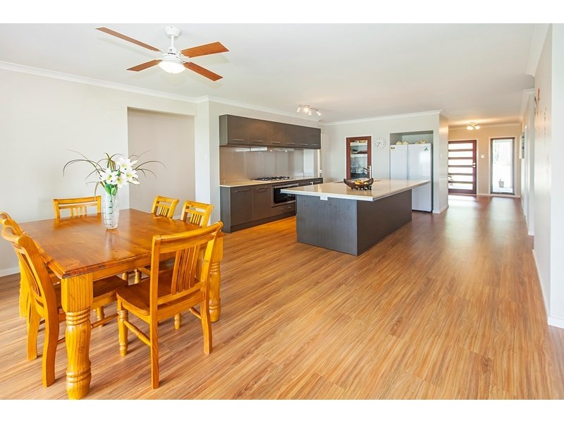 27 Wild Iris Terrace, Springfield Lakes QLD 4300