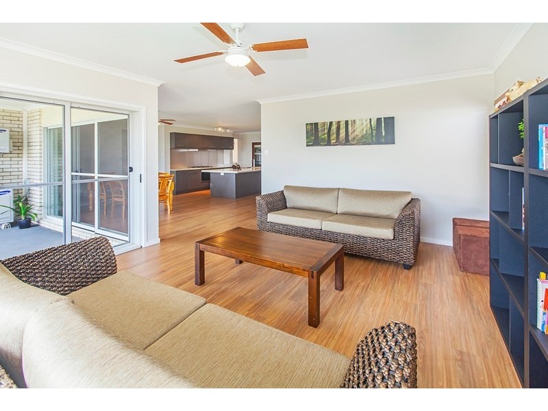 27 Wild Iris Terrace, Springfield Lakes QLD 4300