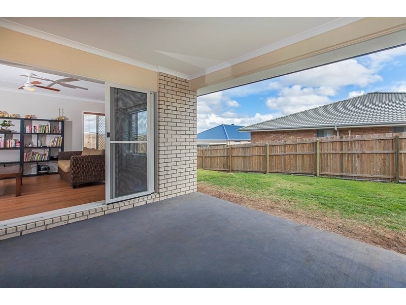 27 Wild Iris Terrace, Springfield Lakes QLD 4300