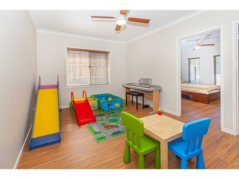 27 Wild Iris Terrace, Springfield Lakes QLD 4300