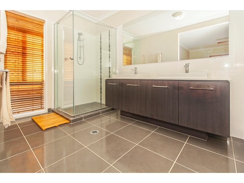 27 Wild Iris Terrace, Springfield Lakes QLD 4300