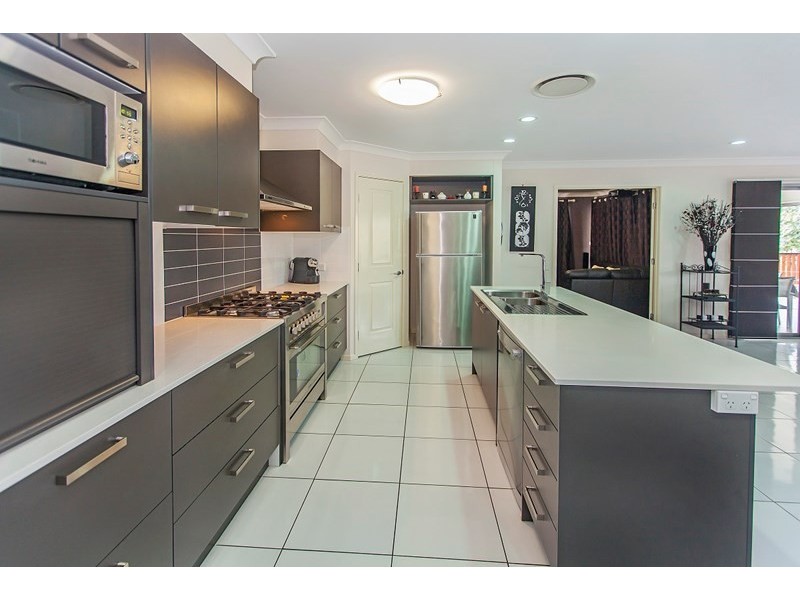 28 Dillon Avenue, Augustine Heights QLD 4300