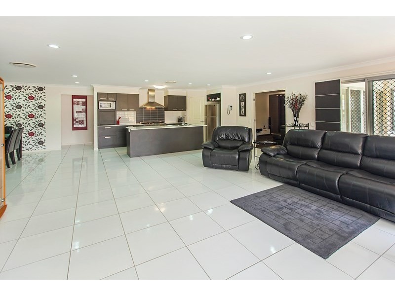 28 Dillon Avenue, Augustine Heights QLD 4300