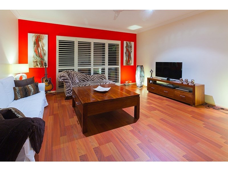 6 Bellevue Place, Springfield Lakes QLD 4300