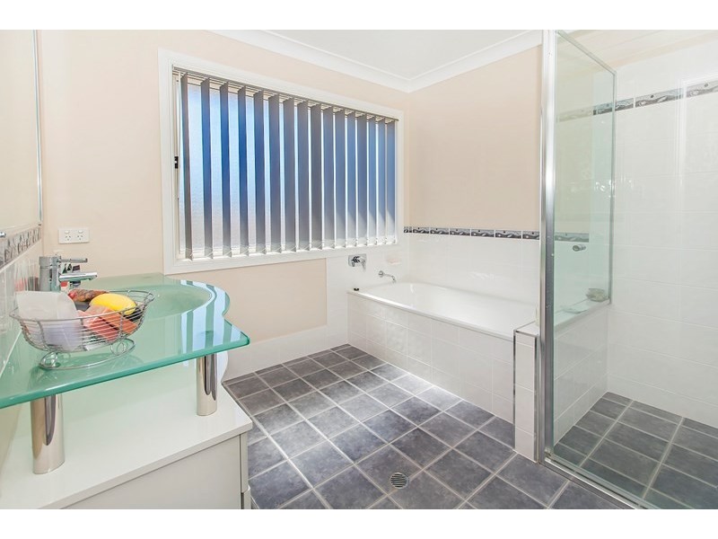 16 Greenview Court, Springfield QLD 4300