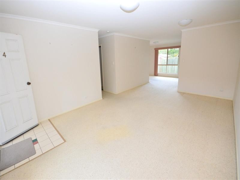 4/28 Henty Drive, Redbank Plains QLD 4301