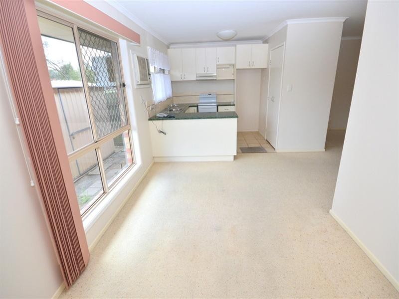 4/28 Henty Drive, Redbank Plains QLD 4301