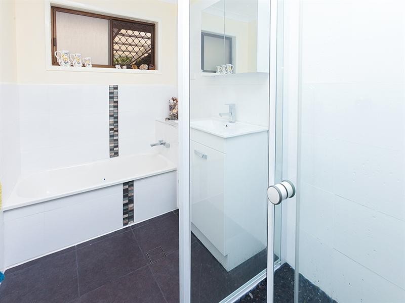 6 Garden Avenue, Camira QLD 4300