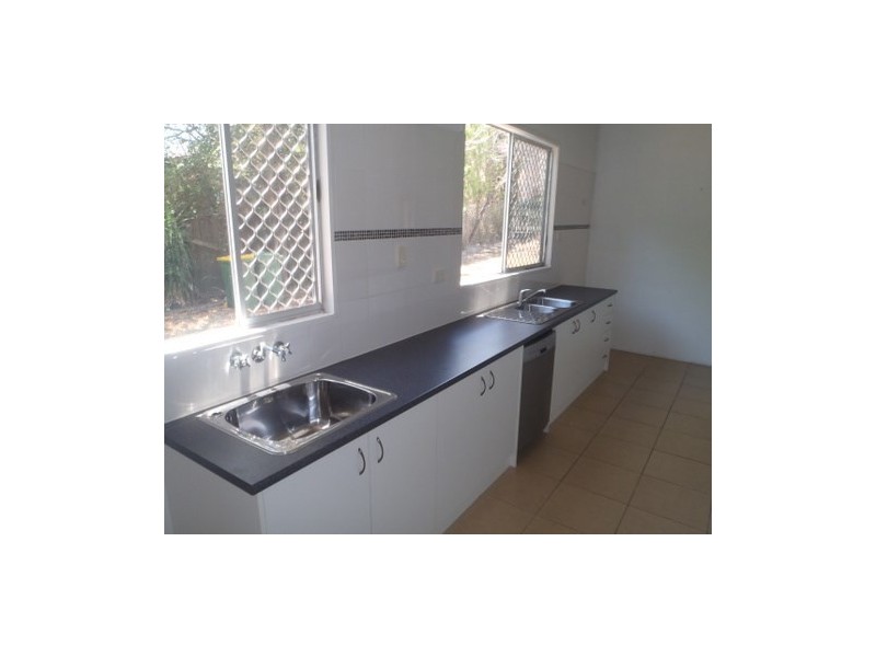 18 Robin Street, Camira QLD 4300