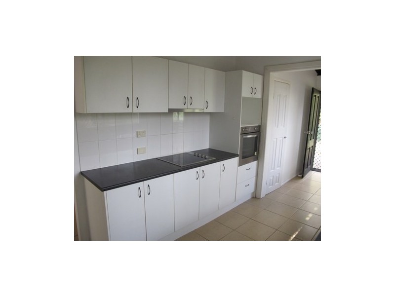 18 Robin Street, Camira QLD 4300