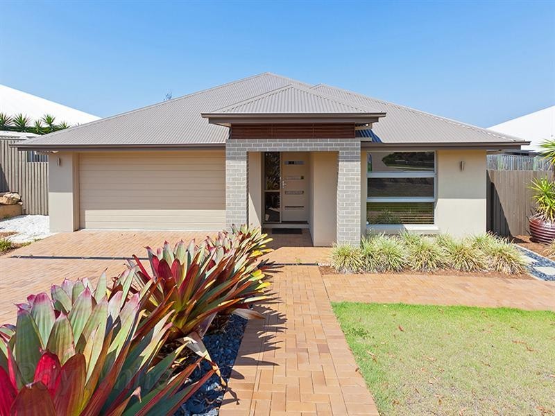 6 Finnigan Street, Augustine Heights QLD 4300