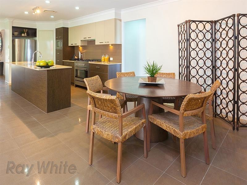 6 Finnigan Street, Augustine Heights QLD 4300