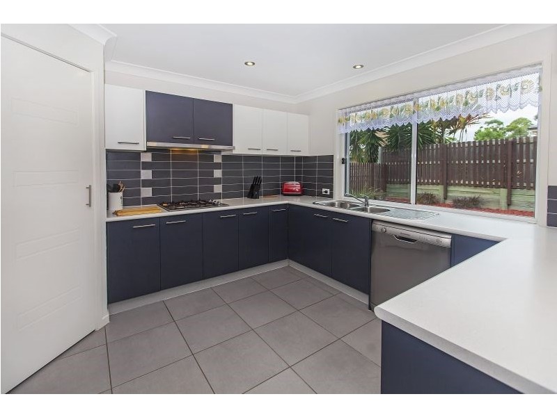 3 Den Otter, Bellbird Park QLD 4300