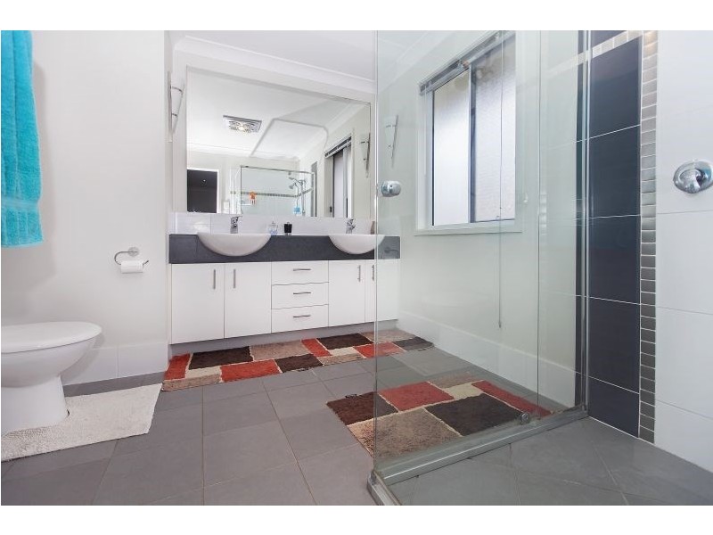 3 Den Otter, Bellbird Park QLD 4300
