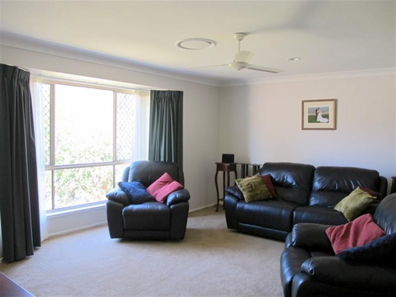 11 Parkside Drive, Springfield QLD 4300
