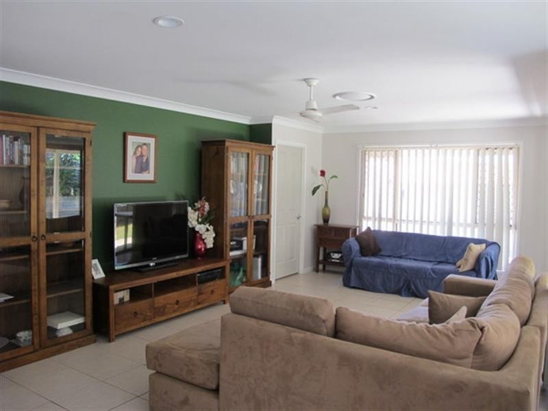 11 Parkside Drive, Springfield QLD 4300