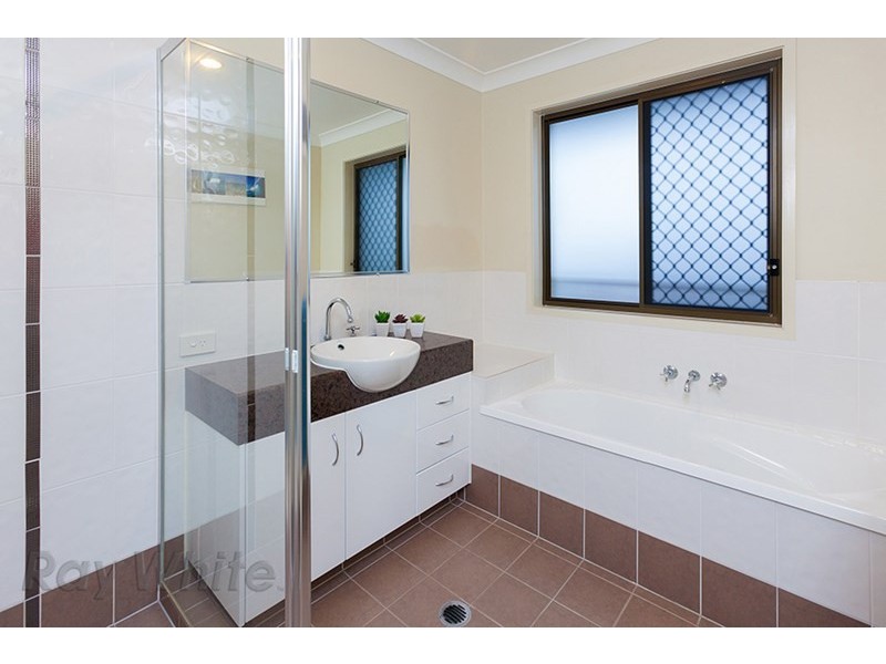 5 Driftwood Place, Springfield Lakes QLD 4300