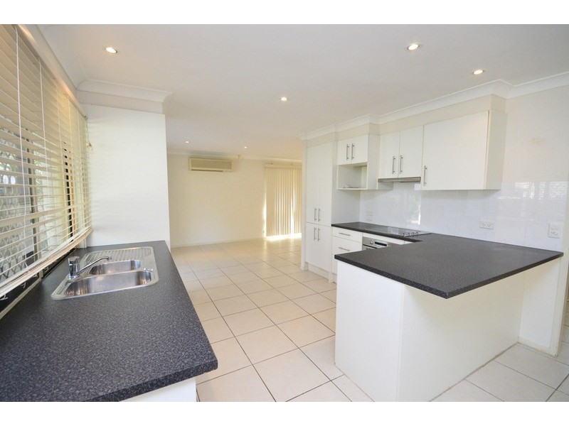 20 Glen Frew Street, Kenmore QLD 4069