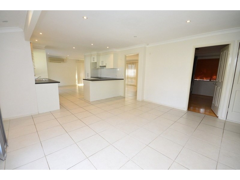 20 Glen Frew Street, Kenmore QLD 4069