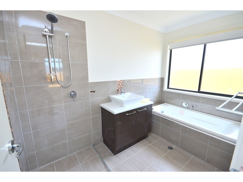 44 Angelica Avenue, Springfield Lakes QLD 4300