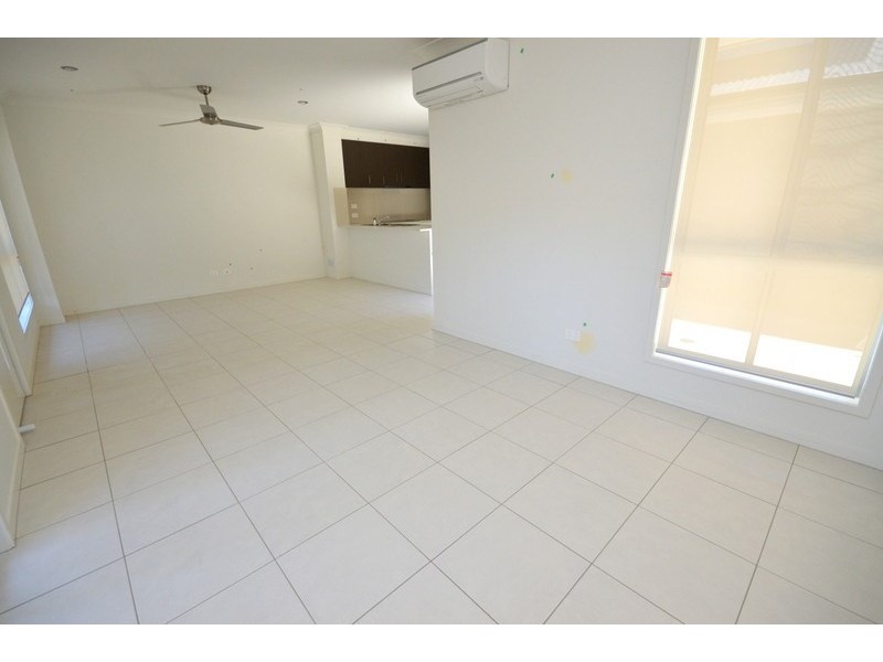 26 Mcgregor Place, Springfield Lakes QLD 4300