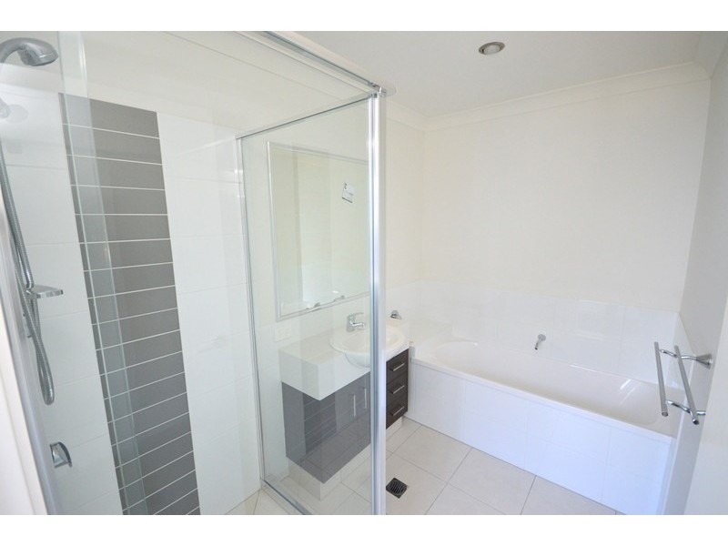 26 Mcgregor Place, Springfield Lakes QLD 4300