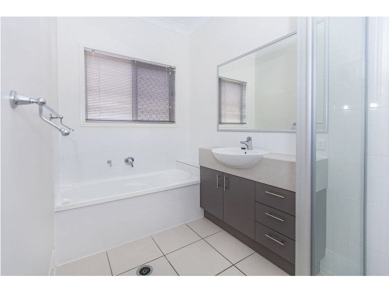 30 Honeypot Avenue, Springfield Lakes QLD 4300