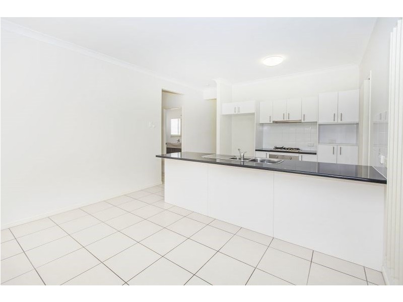 30 Honeypot Avenue, Springfield Lakes QLD 4300