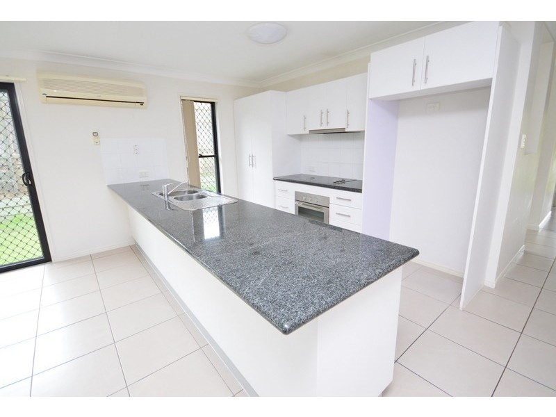 11 Den Otter Drive, Bellbird Park QLD 4300