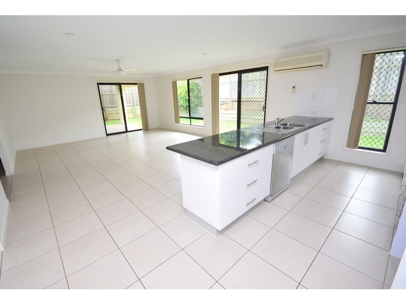 11 Den Otter Drive, Bellbird Park QLD 4300