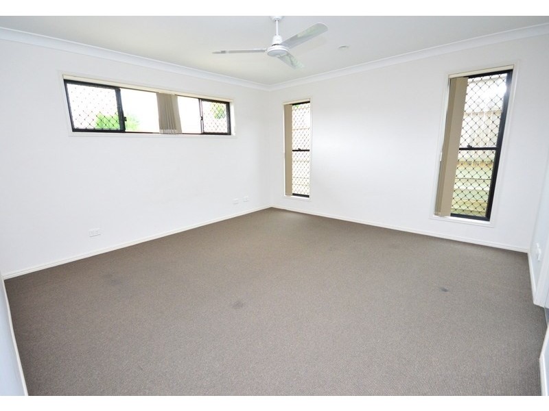 11 Den Otter Drive, Bellbird Park QLD 4300