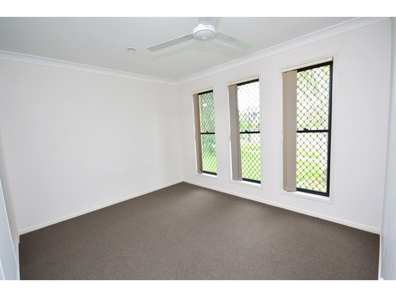 11 Den Otter Drive, Bellbird Park QLD 4300