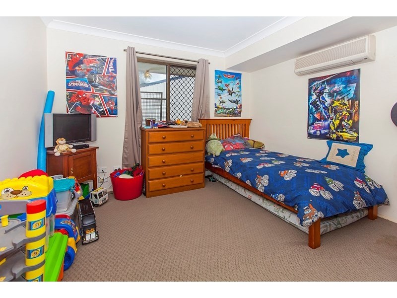 1 Rosa Court, Camira QLD 4300