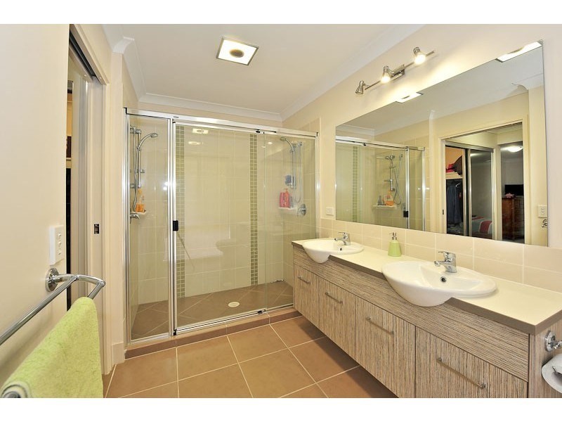 4 Riverside Crescent, Springfield Lakes QLD 4300