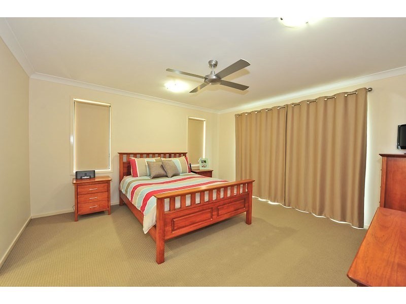 4 Riverside Crescent, Springfield Lakes QLD 4300
