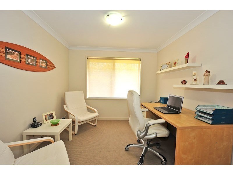 4 Riverside Crescent, Springfield Lakes QLD 4300