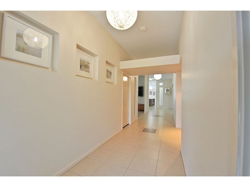 4 Riverside Crescent, Springfield Lakes QLD 4300