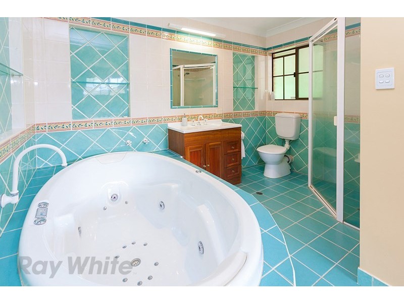 5 Hilton Drive, Camira QLD 4300