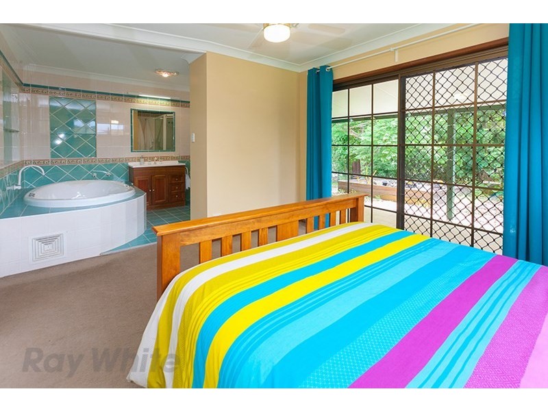 5 Hilton Drive, Camira QLD 4300
