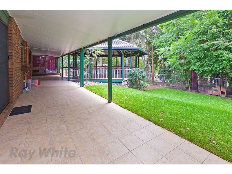 5 Hilton Drive, Camira QLD 4300
